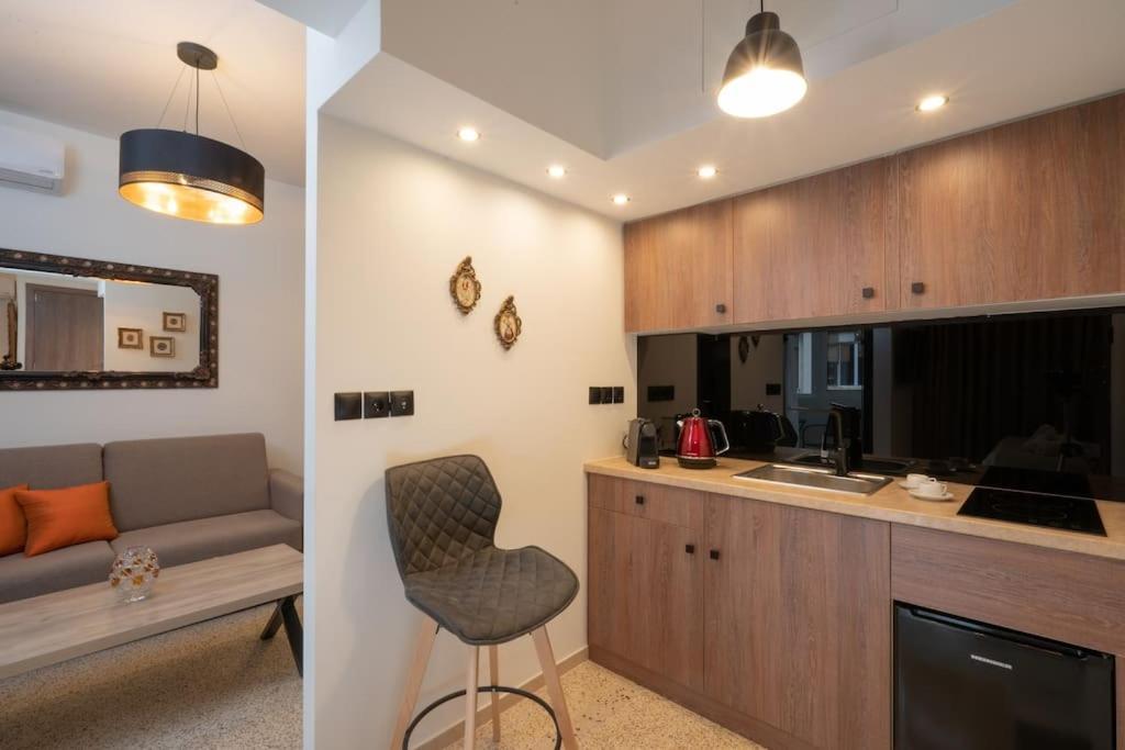Dema Luxury Suites - Perikleous E6 Athens Ngoại thất bức ảnh