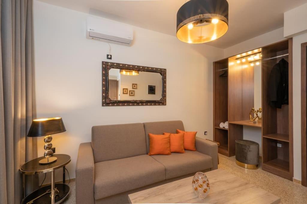 Dema Luxury Suites - Perikleous E6 Athens Ngoại thất bức ảnh