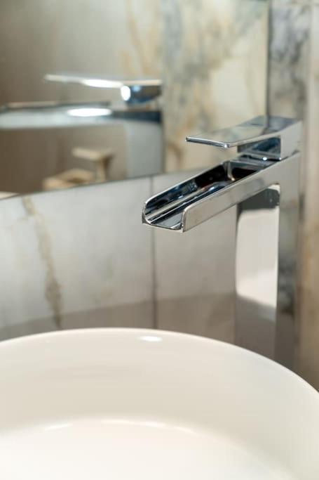 Dema Luxury Suites - Perikleous E6 Athens Ngoại thất bức ảnh