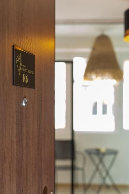 Dema Luxury Suites - Perikleous E6 Athens Ngoại thất bức ảnh