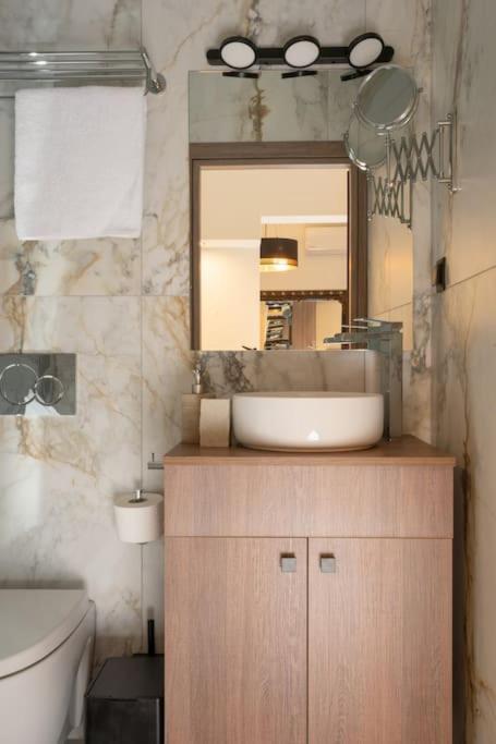 Dema Luxury Suites - Perikleous E6 Athens Ngoại thất bức ảnh